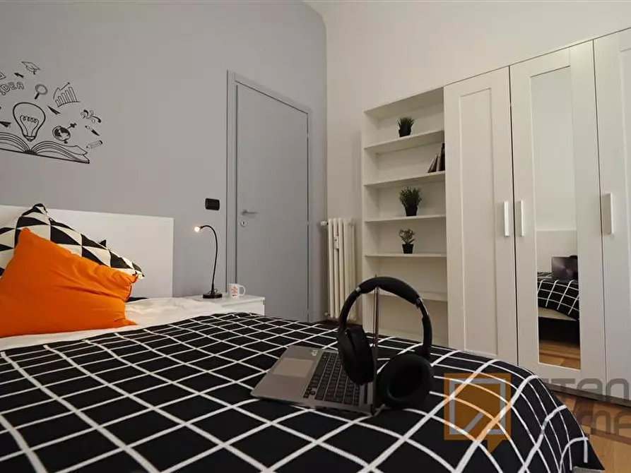 Immagine 1 di Stanza singola in affitto  in Via Sagliano Micca 3 a Torino