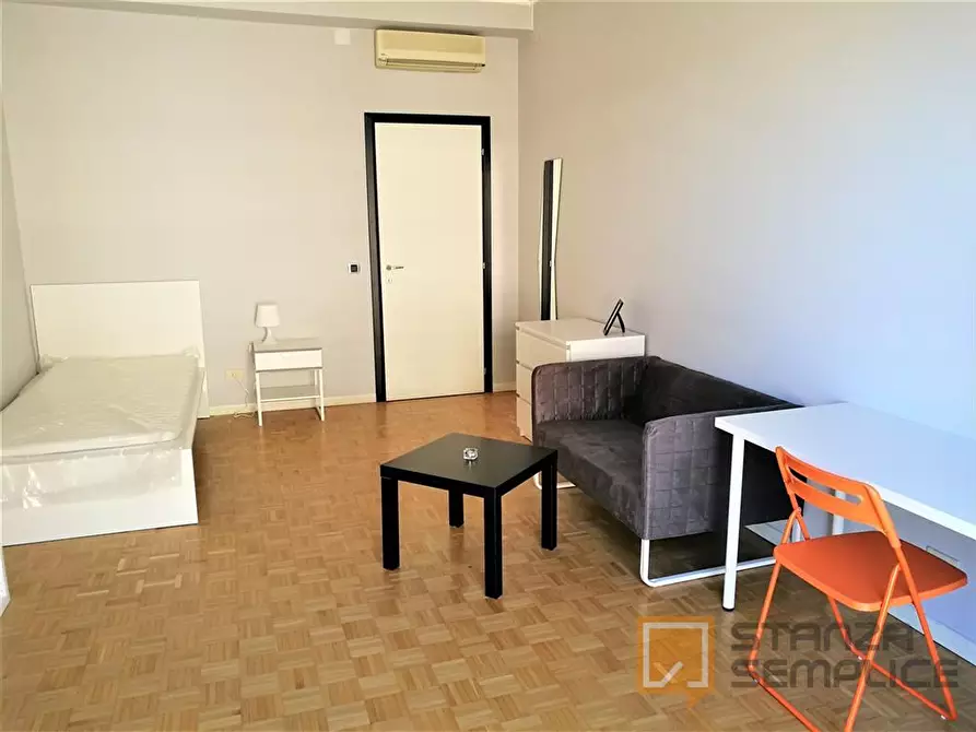 Immagine 2 di Stanza singola in affitto  in STRADA MAZZINI- GAL. POLIDORO a Parma