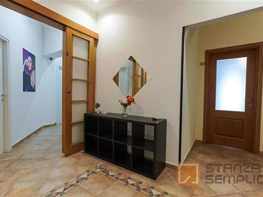 Immagine 11 di Stanza singola in affitto  in Via Pignasecca n. 15  a Napoli