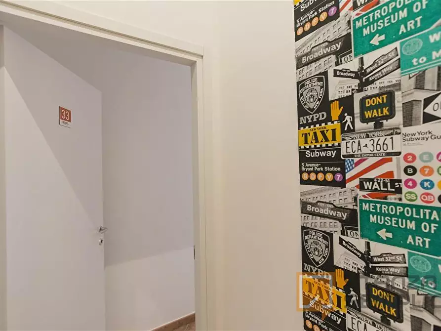 Immagine 1 di Stanza singola in affitto  in Via Pignasecca n. 15  a Napoli