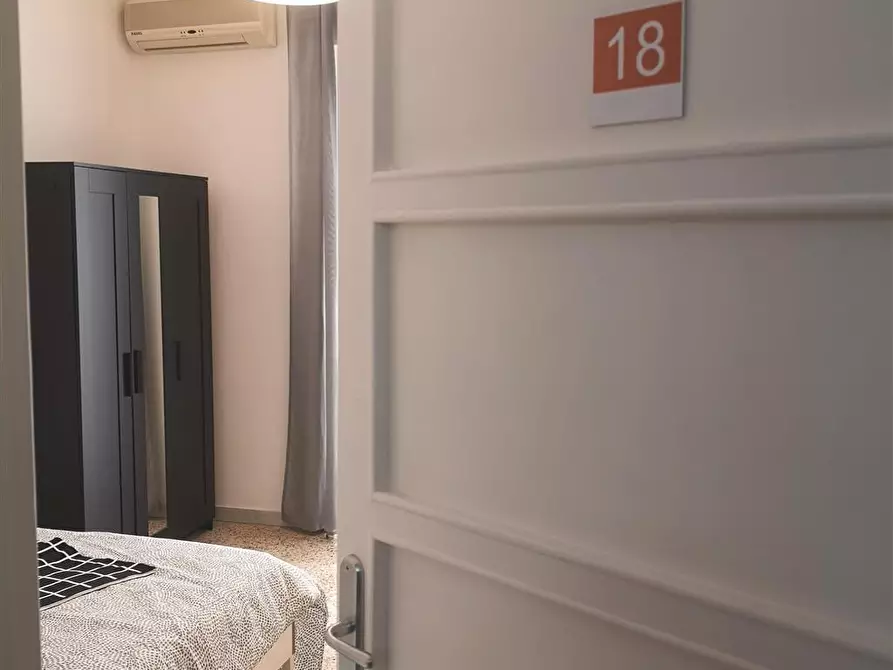 Immagine 5 di Stanza singola in affitto  in Vico Campane a Donnalbina n. 18 a Napoli