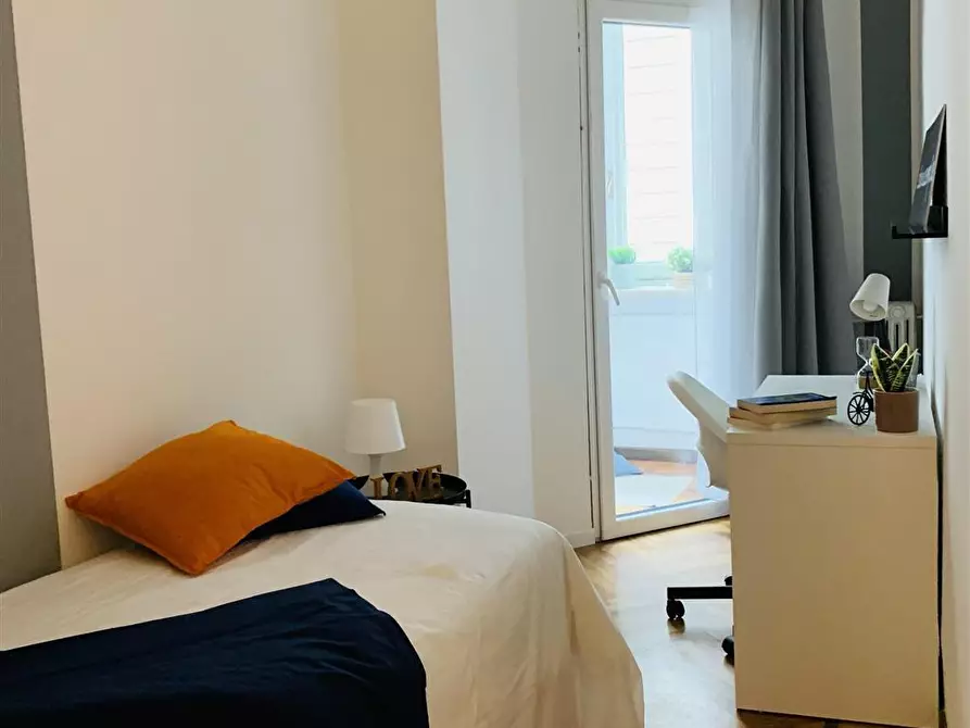 Immagine 2 di Stanza singola in affitto  in Via Sant'Agostino n.12 a Torino