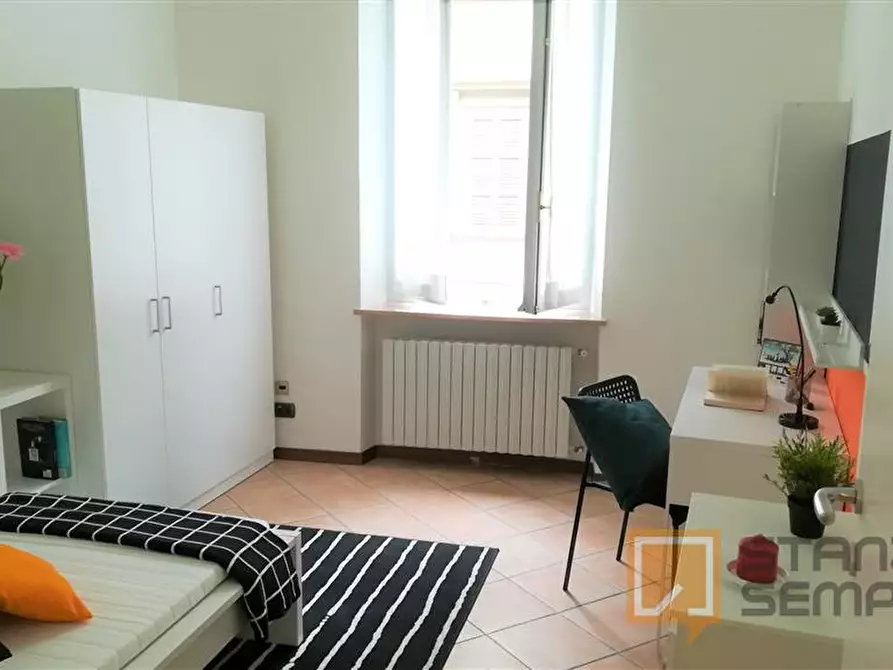 Immagine 3 di Stanza singola in affitto  in VIA CAVOUR-BG RONCHINI a Parma