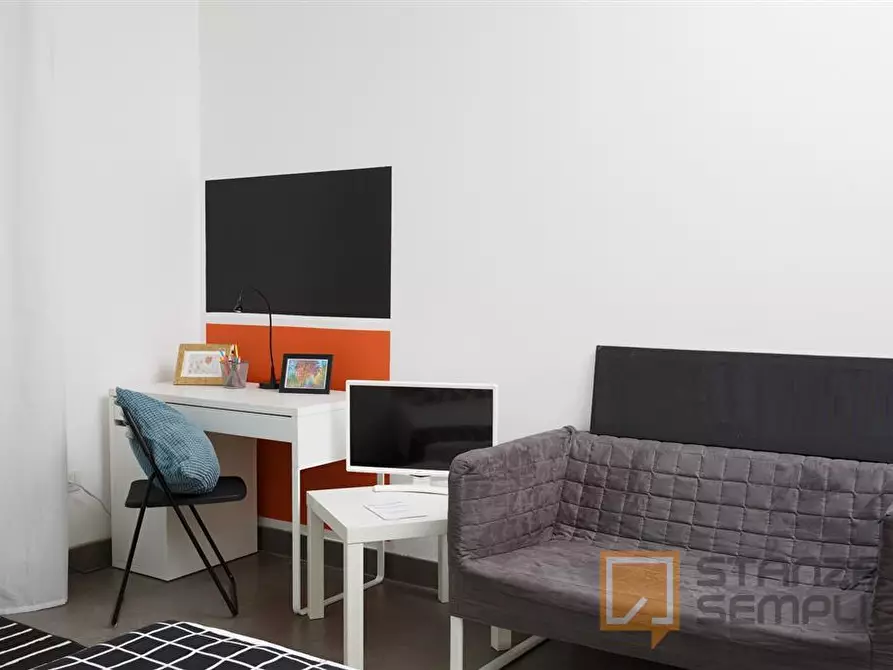 Immagine 2 di Stanza singola in affitto  in VIA BASTIONI SETTENTRIONALI, 49 a Rimini