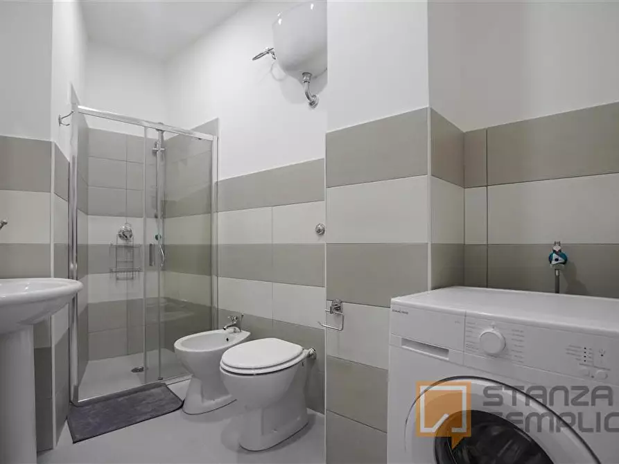 Immagine 17 di Stanza singola in affitto  in Vico Noce 27 a Napoli