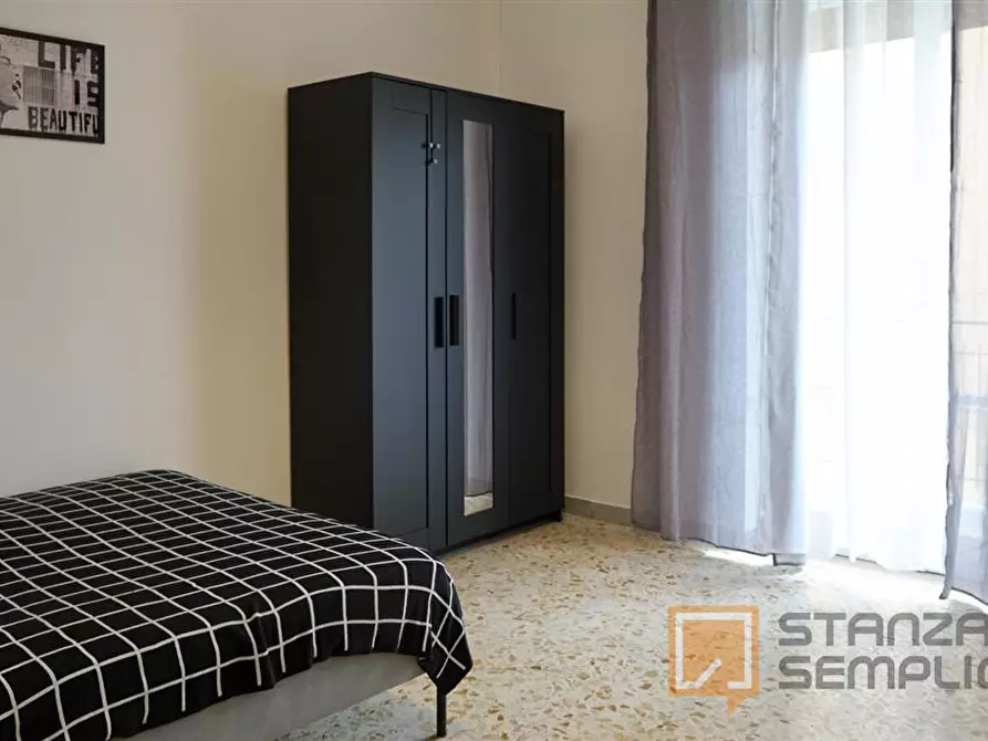 Immagine 2 di Stanza singola in affitto  in Via Terracina n. 381 fab. A - sc. H int. 27 a Napoli