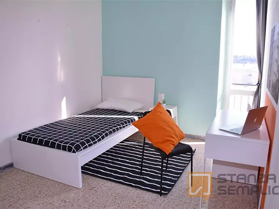 Immagine 3 di Stanza singola in affitto  in Via Ingurtosu n9 a Cagliari