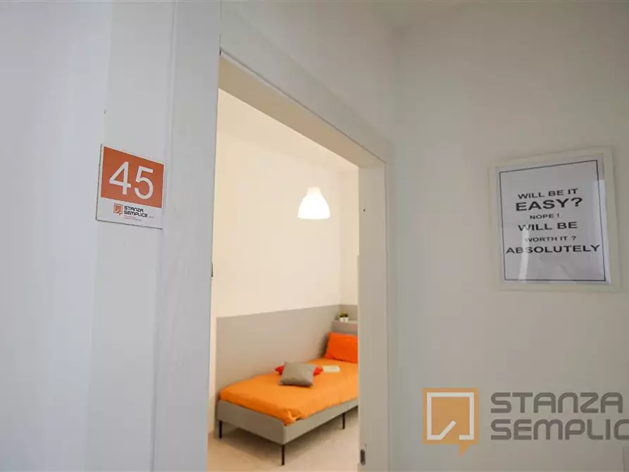 Immagine 1 di Stanza singola in affitto  in Vico Noce 27 a Napoli