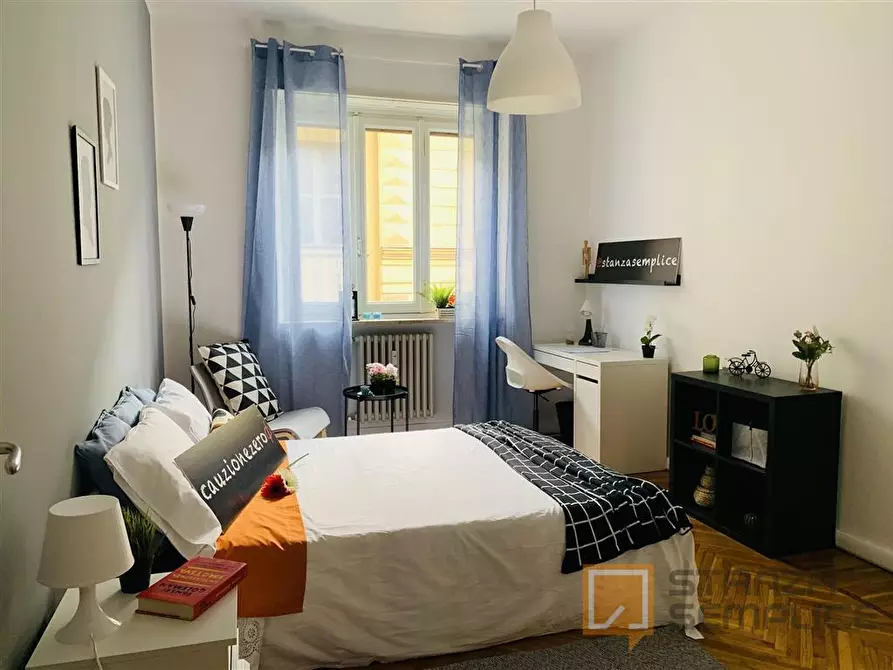 Immagine 1 di Stanza singola in affitto  in Via Sant'Agostino n.12 a Torino