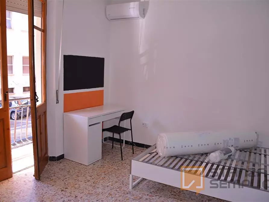 Immagine 1 di Stanza singola in affitto  in Via Lombardia 2 a Cagliari