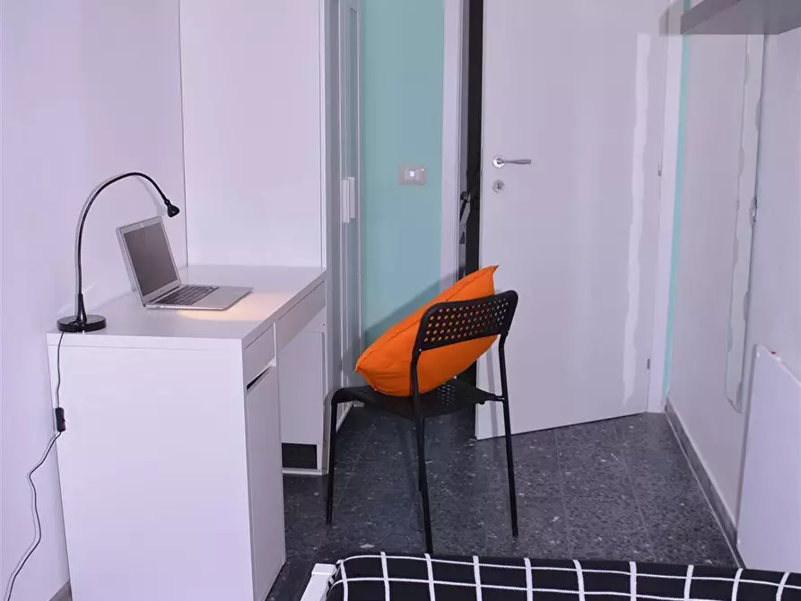 Immagine 2 di Stanza singola in affitto  in Via Ingurtosu n9 a Cagliari