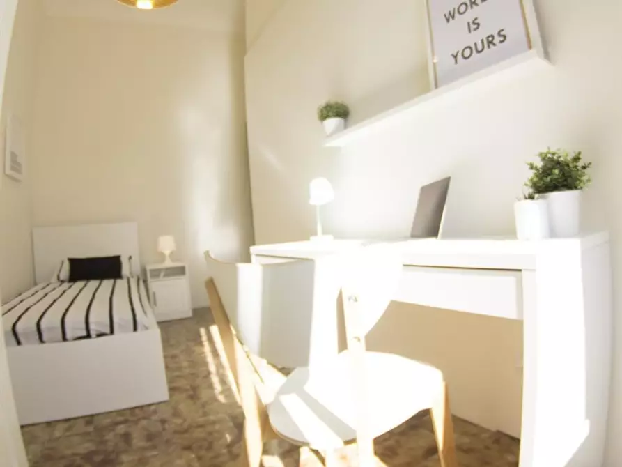 Immagine 2 di Stanza singola in affitto  in Via Giotto 35 a Firenze