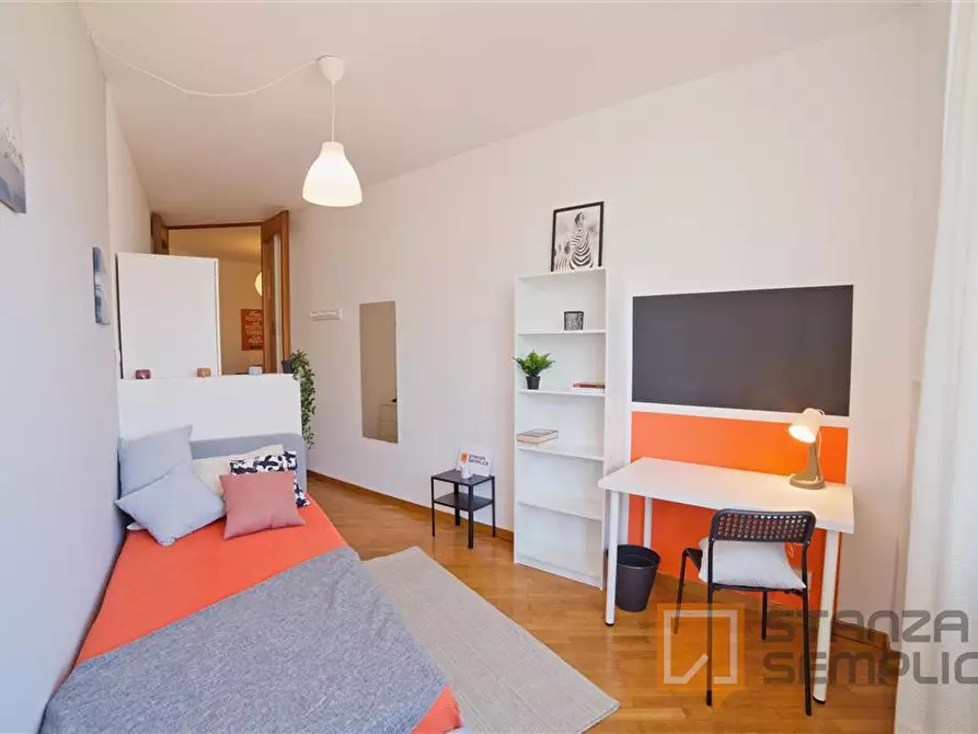 Immagine 1 di Stanza singola in affitto  in Via Resinelli 12 a Lecco