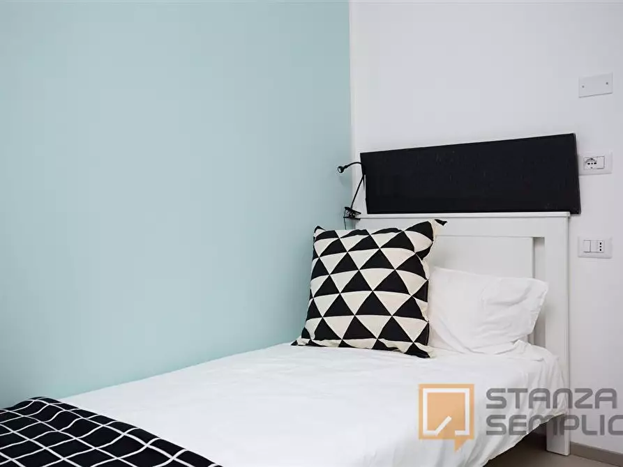 Immagine 1 di Stanza singola in affitto  in VICOLO GIOIA,1 a Rimini