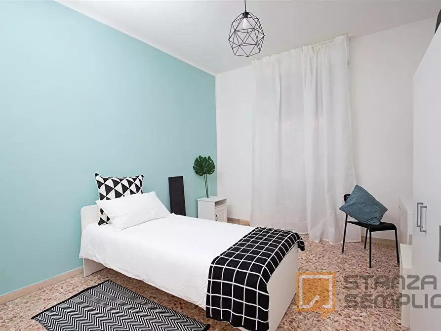 Immagine 1 di Stanza singola in affitto  in VIA BASTIONI SETTENTRIONALI, 49 a Rimini