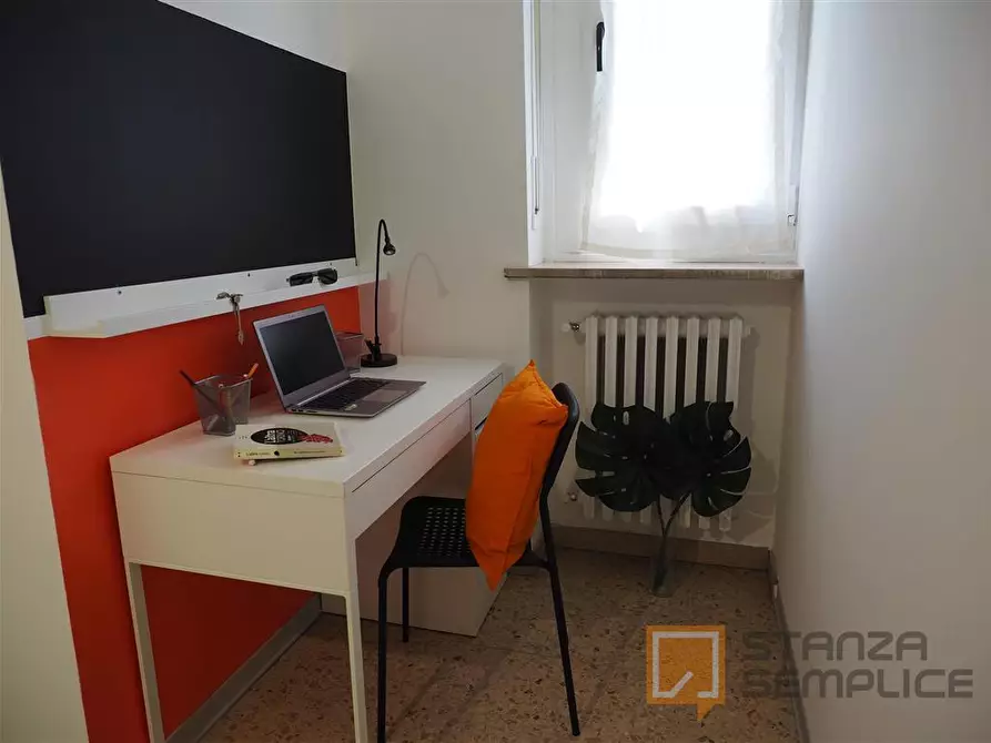 Immagine 2 di Stanza singola in affitto  in Via Amedeo Ugolini 9/a a Torino