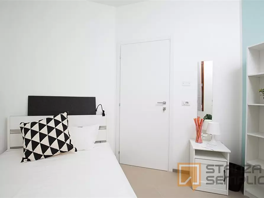 Immagine 5 di Stanza singola in affitto  in VICOLO GIOIA,1 a Rimini