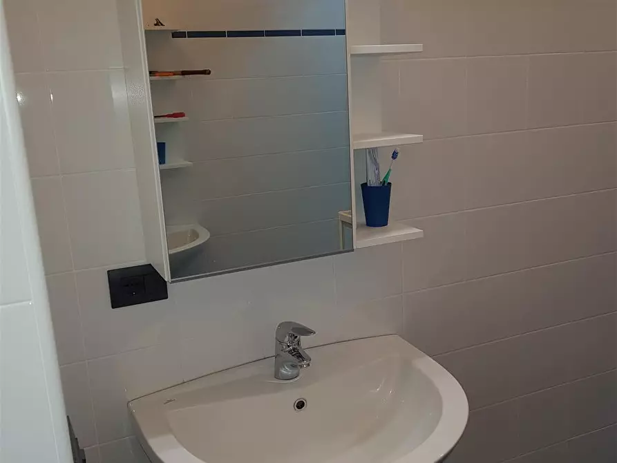 Immagine 11 di Stanza singola in affitto  in Via Nota 3 a Torino