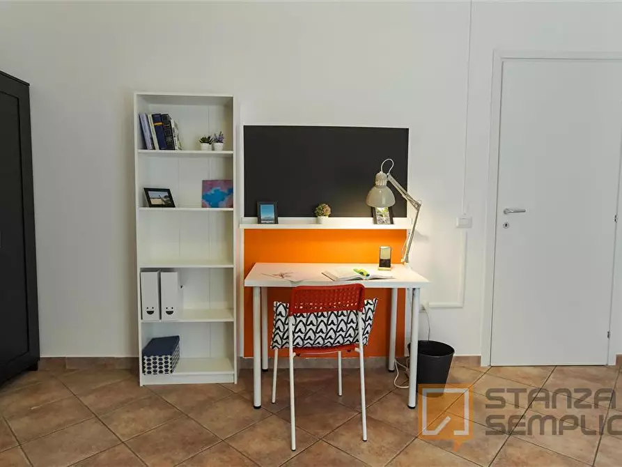 Immagine 6 di Stanza singola in affitto  in Via Pignasecca n. 15  a Napoli