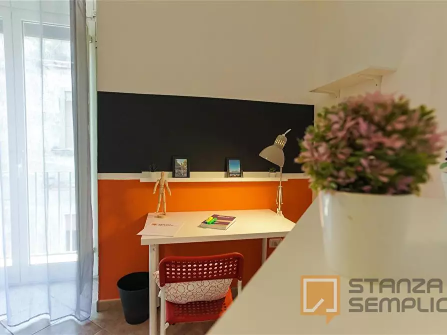 Immagine 6 di Stanza singola in affitto  in Via Pignasecca n. 15  a Napoli