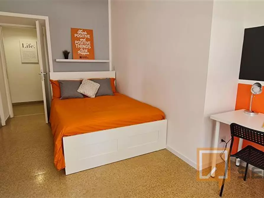 Immagine 1 di Stanza singola in affitto  in Lungotevere di Pietra Papa, 61  a Roma