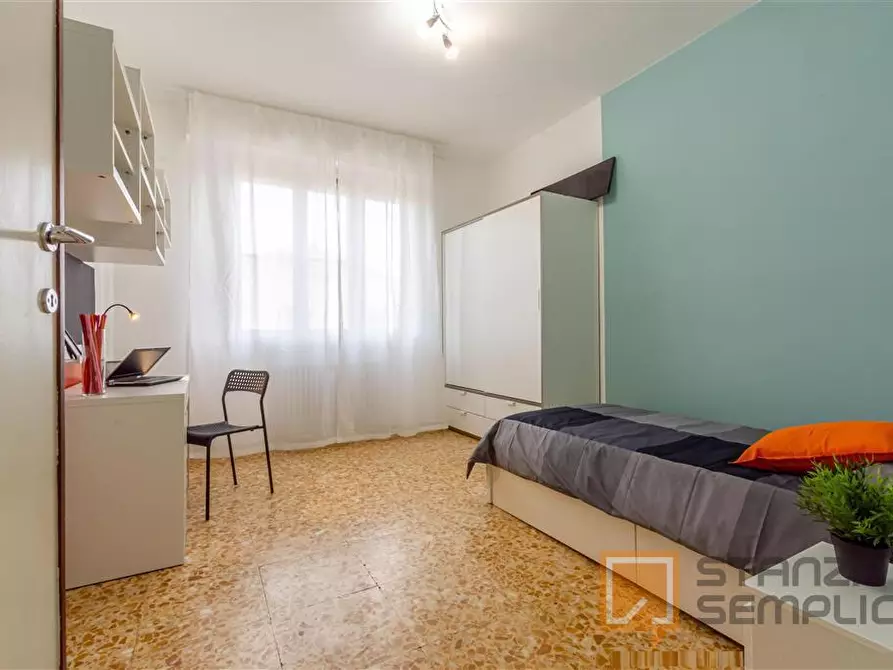 Immagine 1 di Stanza singola in affitto  in VIA UGO FOSCOLO 2A a Pisa