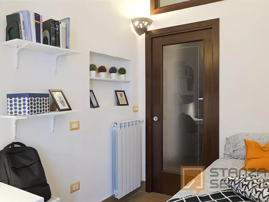Immagine 2 di Stanza singola in affitto  in Via Enrico Pessina n. 15 a Napoli