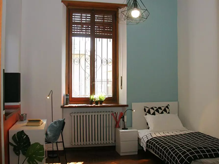 Immagine 2 di Stanza singola in affitto  in Via Beaulard 58 a Torino
