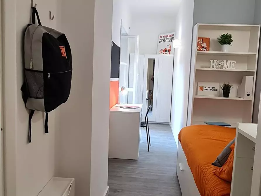 Immagine 1 di Stanza singola in affitto  in Lungotevere di Pietra Papa, 61  a Roma