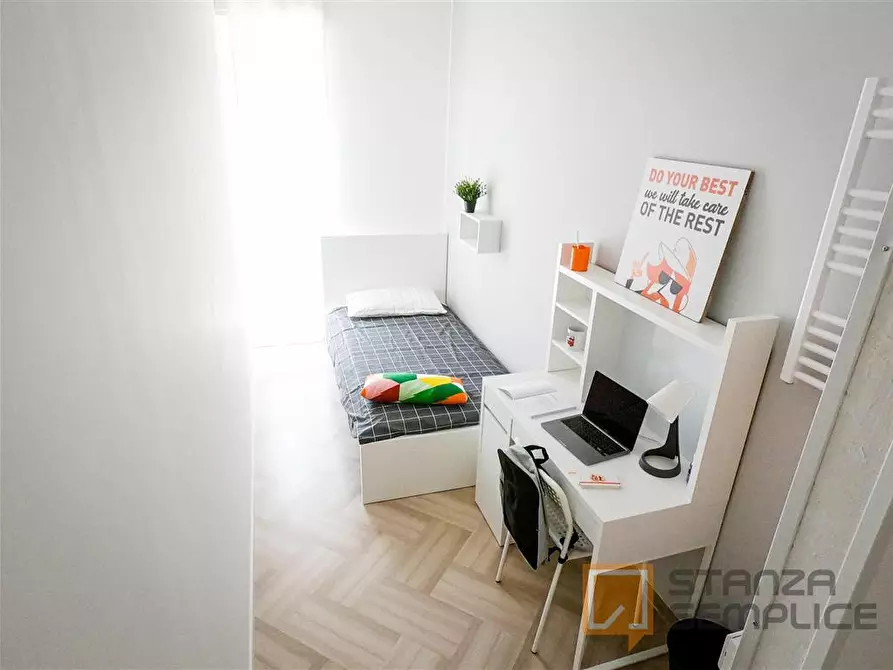 Immagine 2 di Stanza singola in affitto  in Via Giulio Petroni 25/5 a Bari