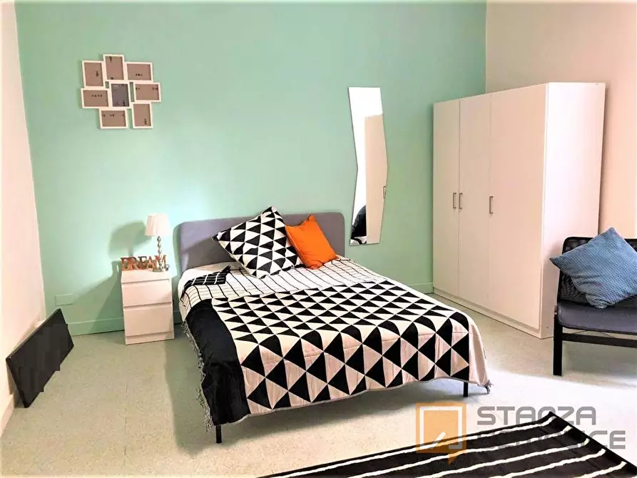 Immagine 1 di Stanza singola in affitto  in VIA DELLA CERNAIA 38 a Firenze