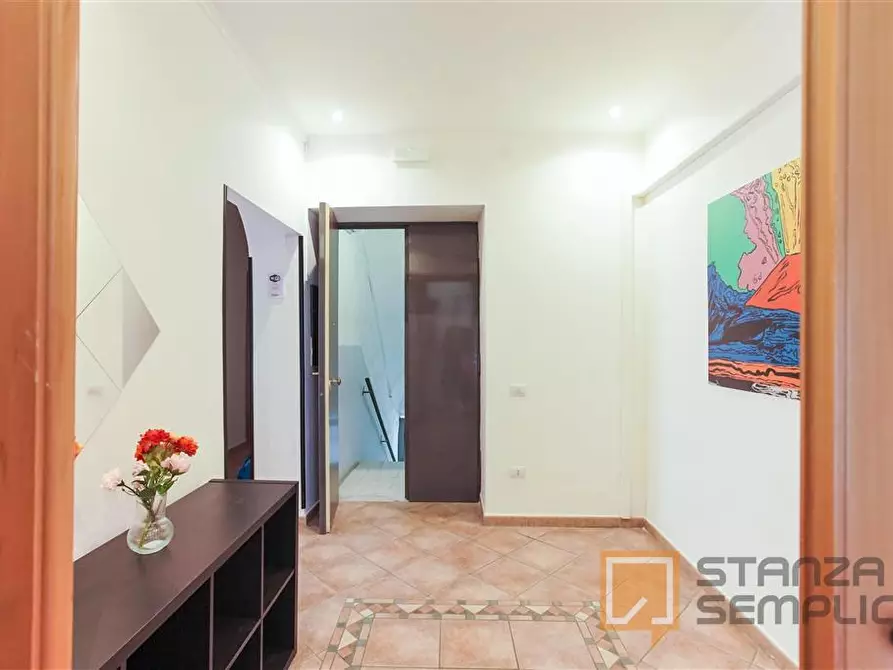 Immagine 8 di Stanza singola in affitto  in Via Pignasecca n. 15  a Napoli