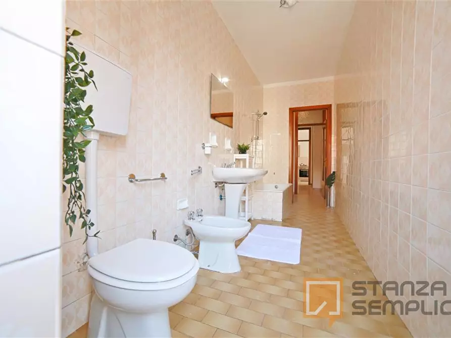 Immagine 12 di Stanza singola in affitto  in Via Como 10 a Lecco