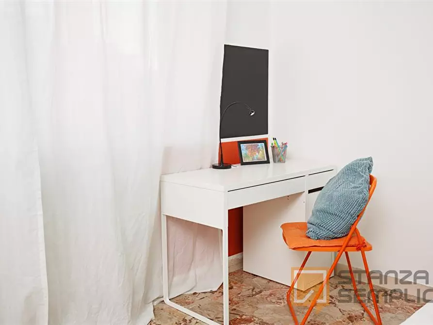 Immagine 2 di Stanza singola in affitto  in VIA CARLO CATTANEO, 20 a Rimini