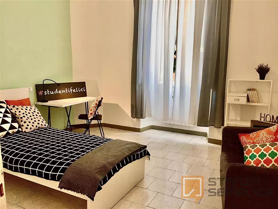 Immagine 1 di Stanza singola in affitto  in Via del Ponte Rosso 13 a Firenze