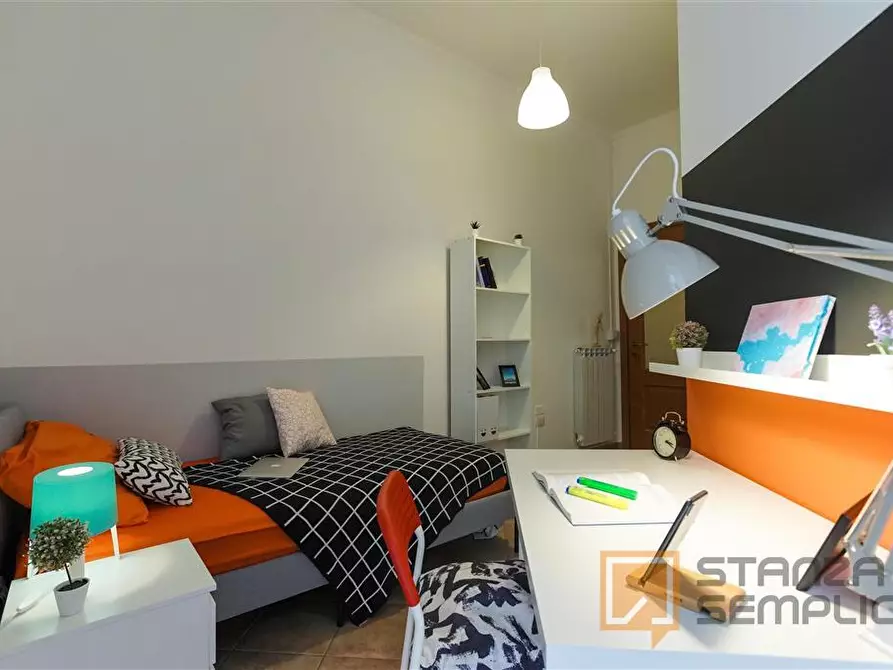 Immagine 6 di Stanza singola in affitto  in Via Pignasecca n. 15  a Napoli