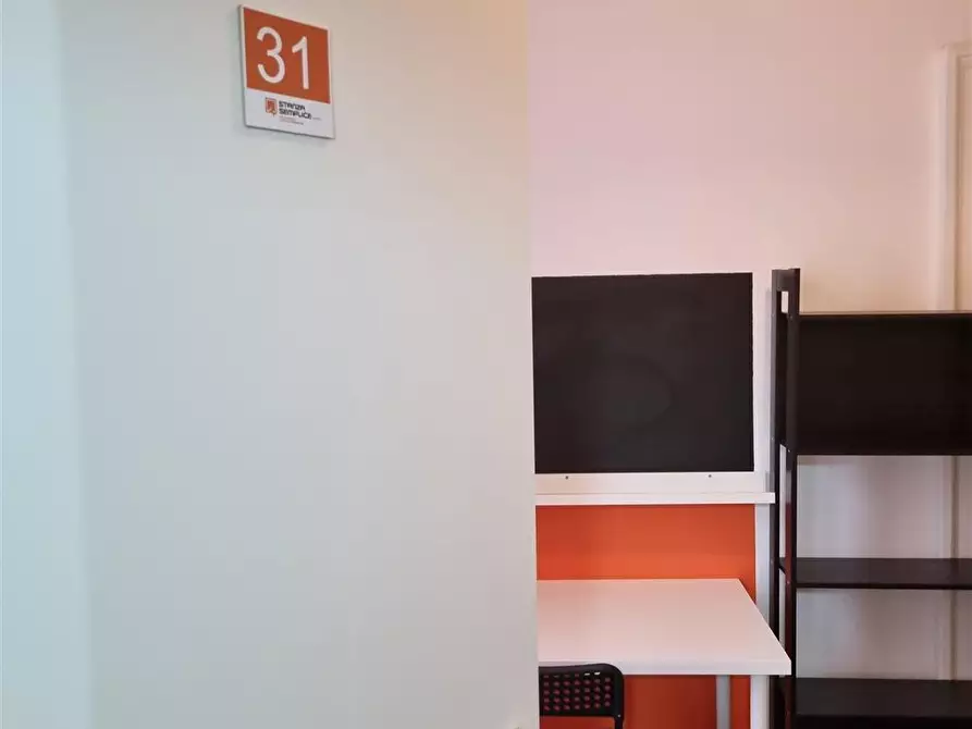 Immagine 1 di Stanza singola in affitto  in Via Pietro Trinchera n. 4 a Napoli