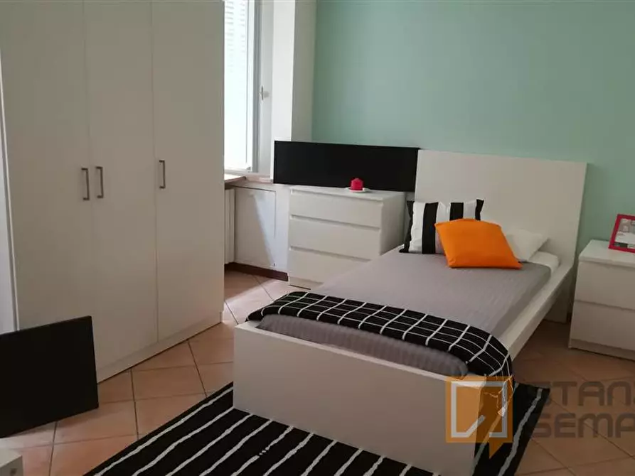 Immagine 3 di Stanza singola in affitto  in VIA CAVOUR-BG RONCHINI a Parma