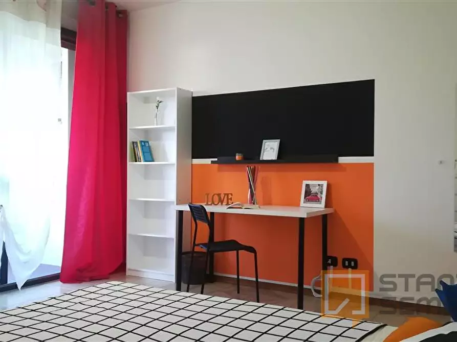 Immagine 2 di Stanza singola in affitto  in LARGO 8 MARZO a Parma