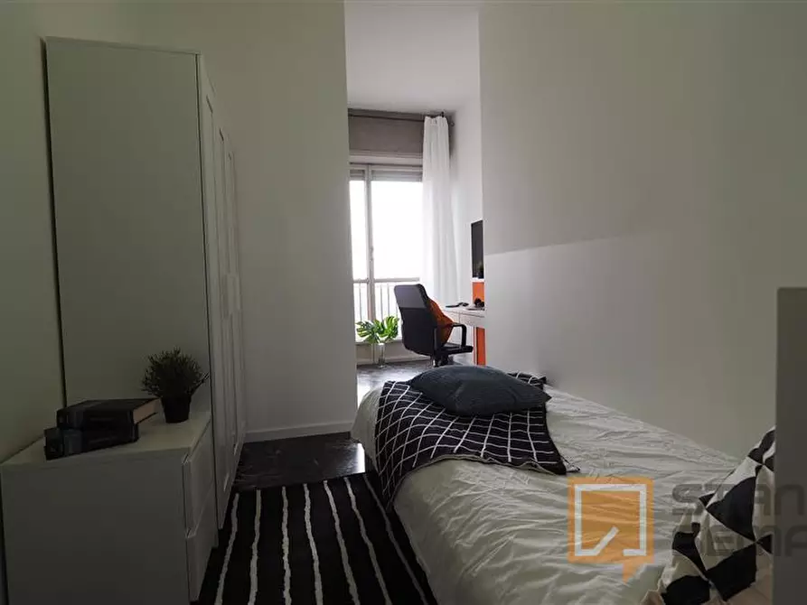 Immagine 1 di Stanza singola in affitto  in Piazza Statuto 24 a Torino