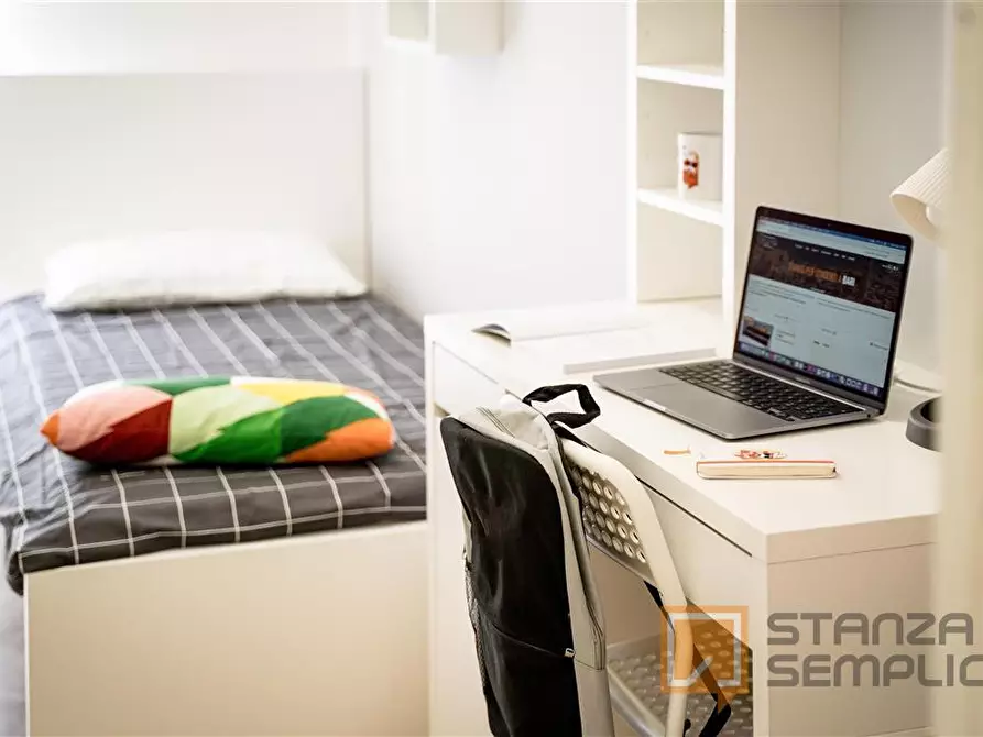 Immagine 3 di Stanza singola in affitto  in Via Giulio Petroni 25/5 a Bari