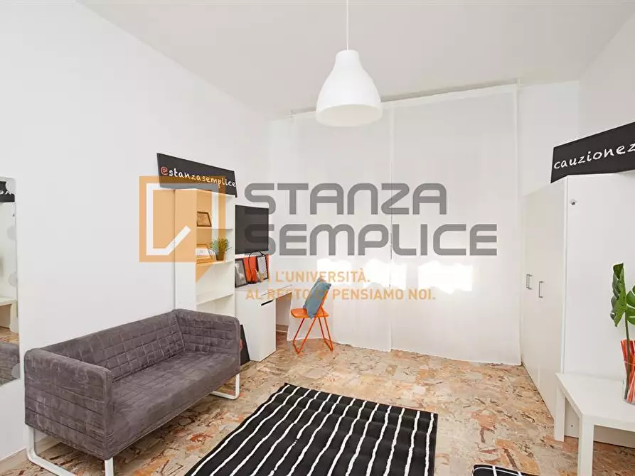 Immagine 1 di Stanza singola in affitto  in VIA CARLO CATTANEO, 20 a Rimini