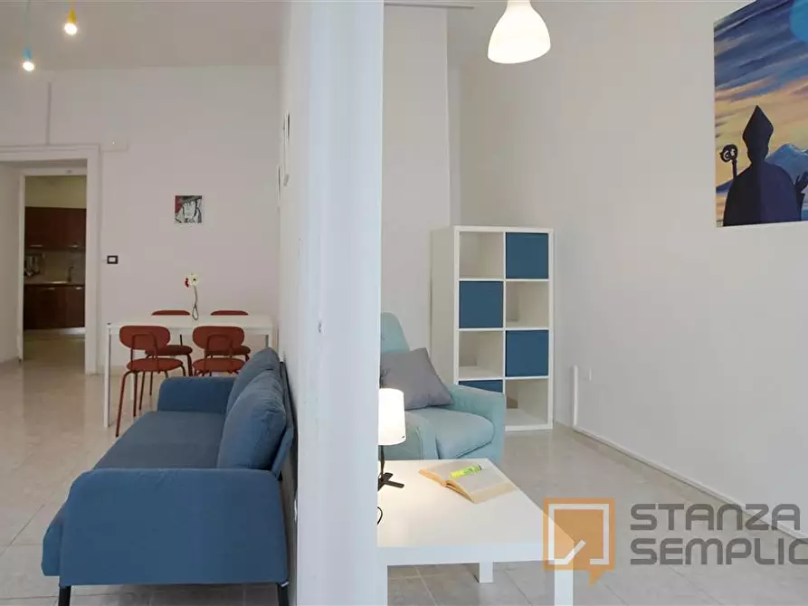 Immagine 10 di Stanza singola in affitto  in Vico Noce 27 a Napoli