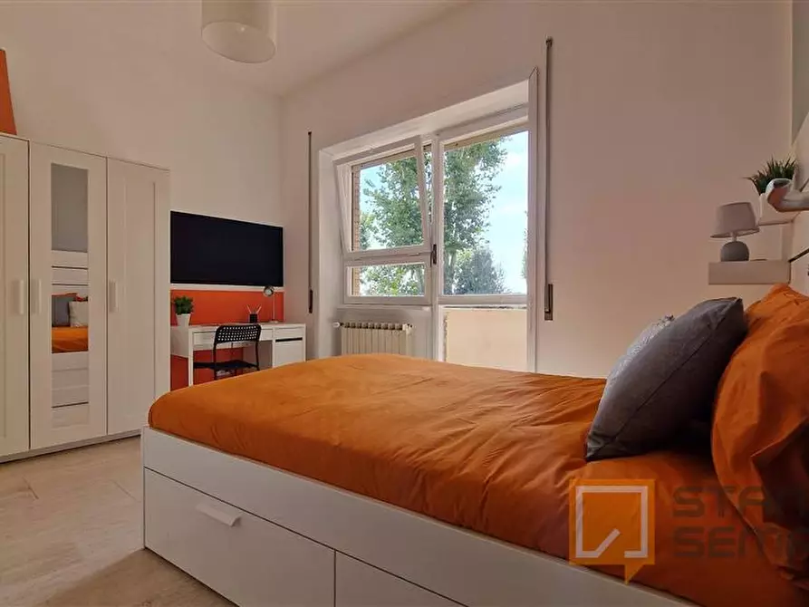 Immagine 1 di Stanza singola in affitto  in Lungotevere di Pietra Papa, 61  a Roma