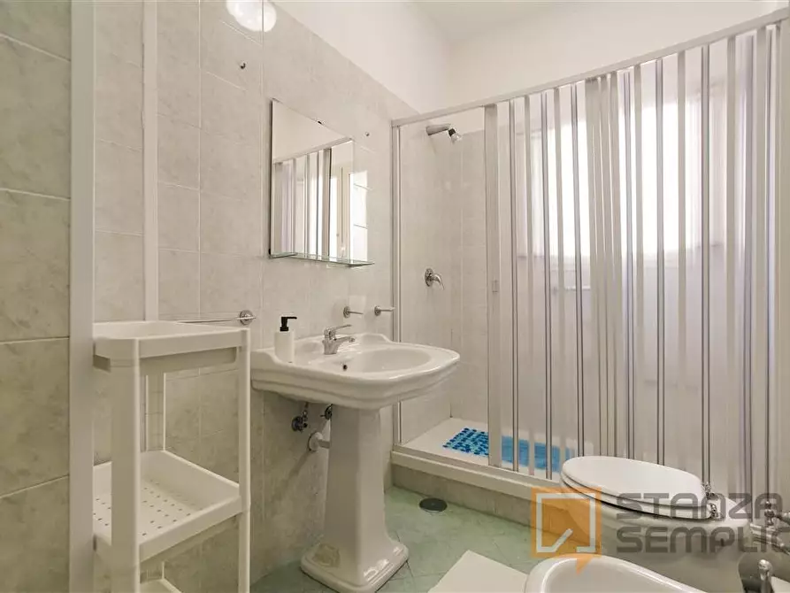 Immagine 19 di Stanza singola in affitto  in Via Pignasecca n. 15  a Napoli