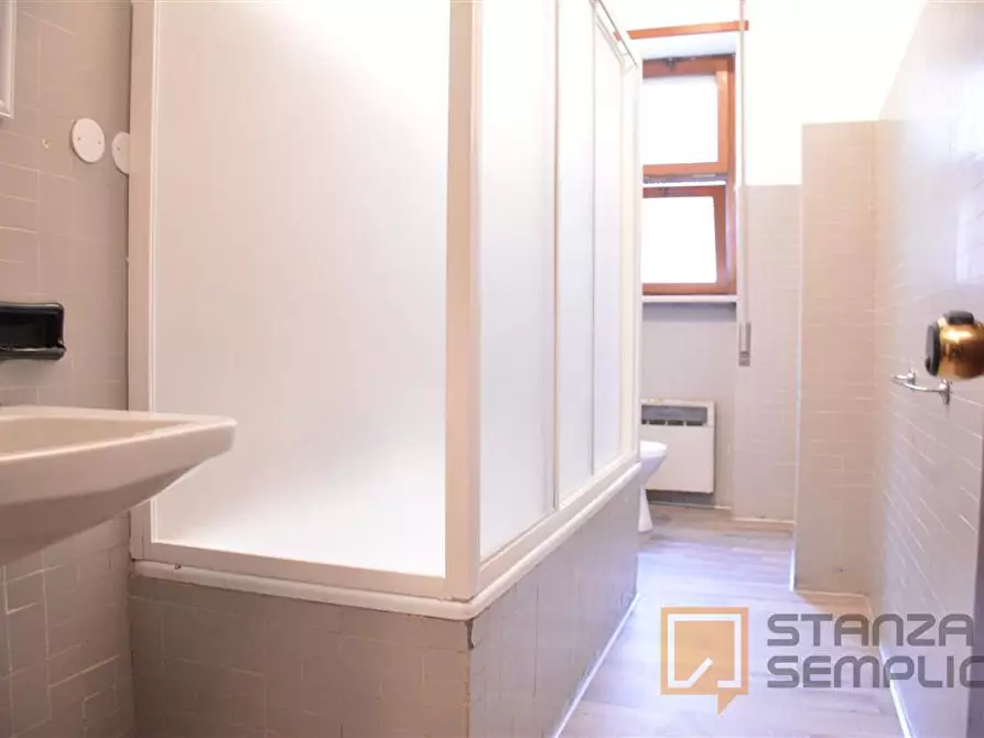 Immagine 11 di Stanza singola in affitto  in Via Tigellio 20b a Cagliari