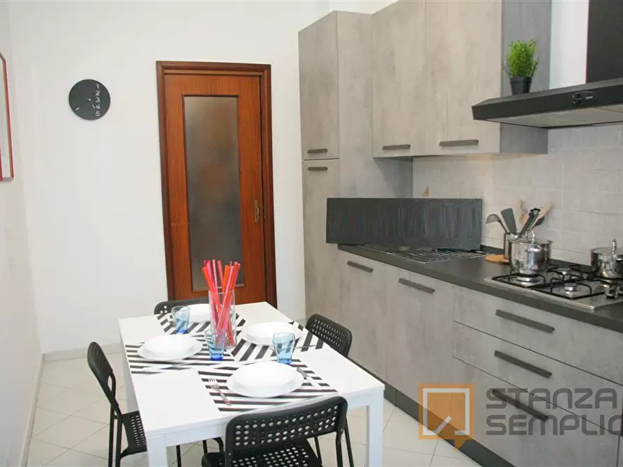 Immagine 4 di Stanza singola in affitto  in Corso Peschiera 354 a Torino