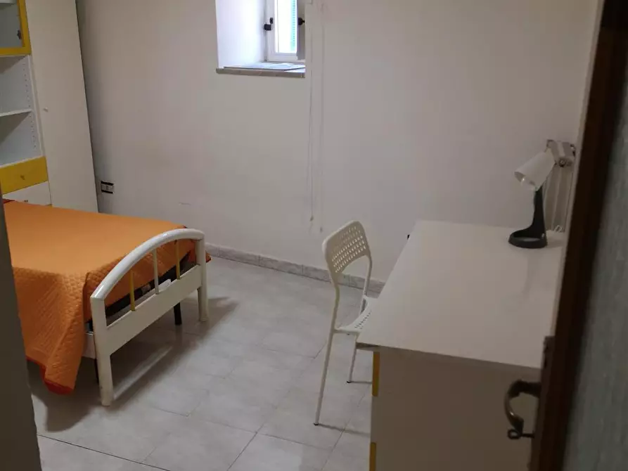 Immagine 4 di Stanza singola in affitto  in Via Francesco Saverio Correra 222 a Napoli