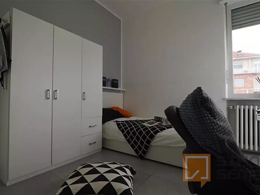 Immagine 1 di Stanza singola in affitto  in Via Verolengo 8 a Torino