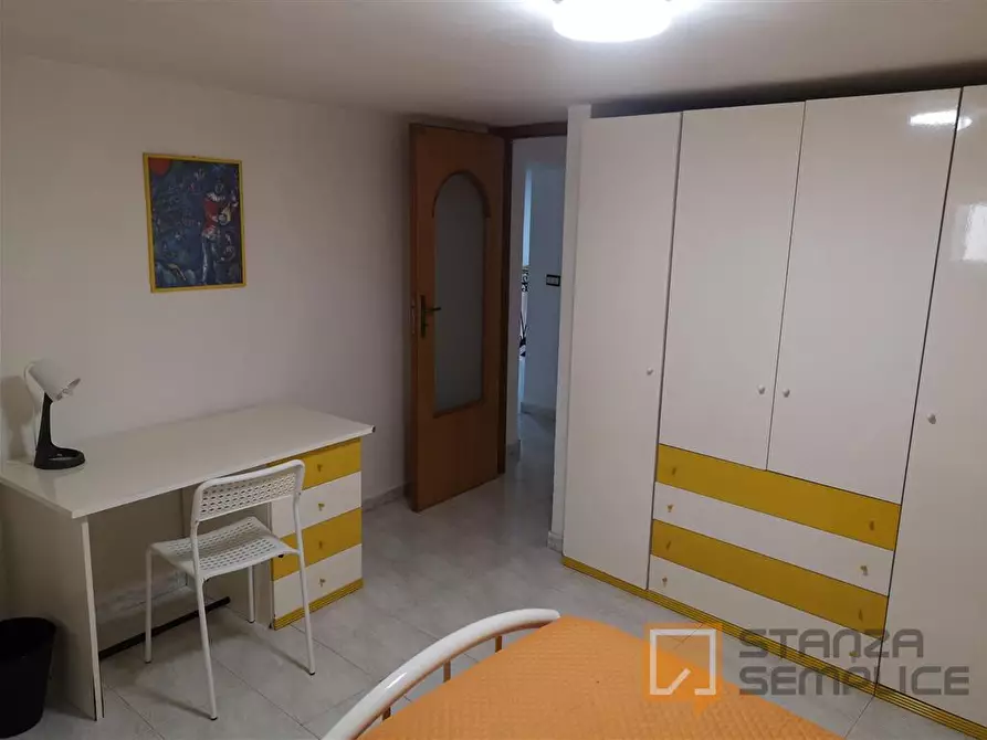 Immagine 2 di Stanza singola in affitto  in Via Francesco Saverio Correra 222 a Napoli
